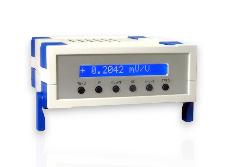 Measuring amplifier in desktop-housing for sensors with straingages. Serial port RS232, USB port, Ethernet,CANOpen; analogue output -5 V...+5 V, limiting frequency 260Hz, input sensitivity 3.5 mV/V.