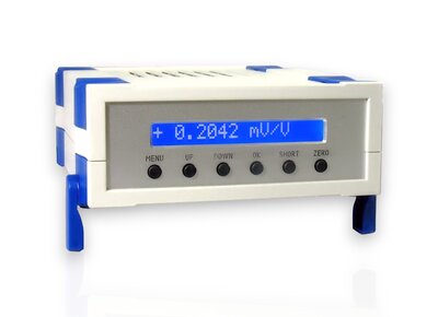 Measuring amplifier in desktop-housing for sensors with straingages. Serial port RS232, USB port, Ethernet,CANOpen; analogue output -5 V...+5 V, limiting frequency 260Hz, input sensitivity 3.5 mV/V.